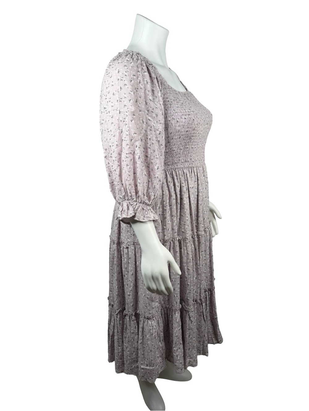 Ivy City Co Smocked Puff Sleeve Tiered Midi Dress in Light Lavender Sz. 1X - Picture 2 of 4